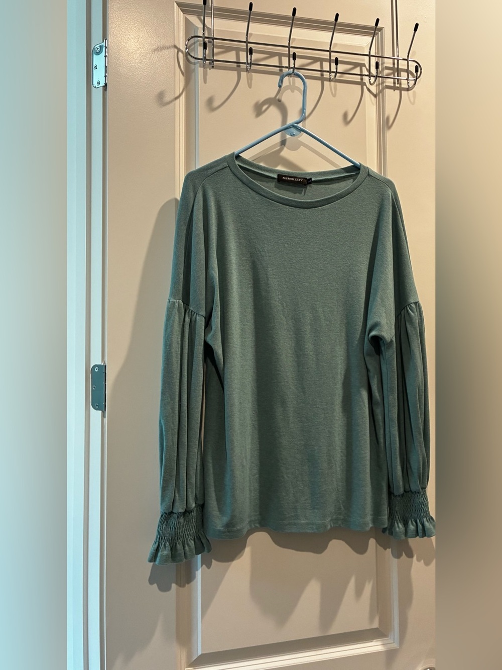 Merokeety Smocked-Sleeve Long Sleeve Top in Sage Green Large